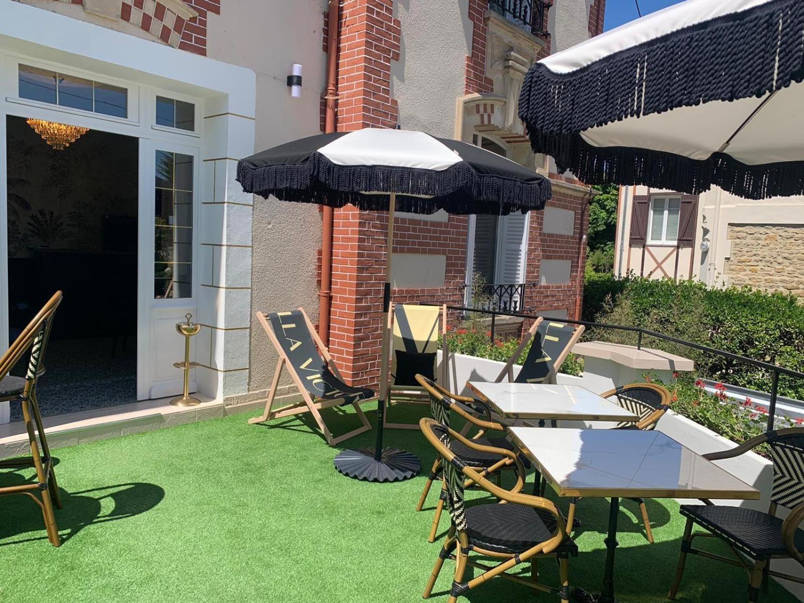 Villa Victoria Hotel Et Spa Ouistreham Exterior photo